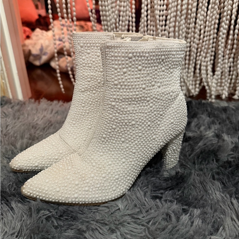 Forever Young Textured White Heeled Boots